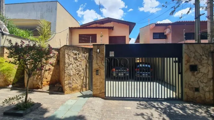 Casa à venda com 4 quartos no Jardim Paranapanema, Campinas.
