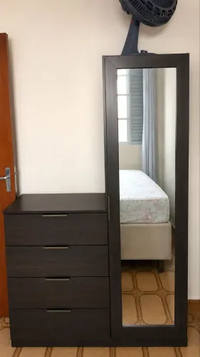 Cômoda com espelho
