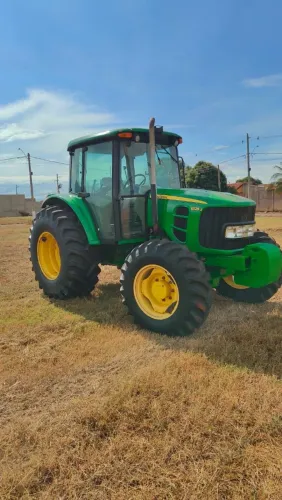Trator 6125J ano 2022