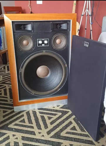 Caixas de som IBS TEBAS
