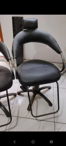 Agora só resta duas cadeiras de cabeleireiro perfeito estado hidráulica 350 cada