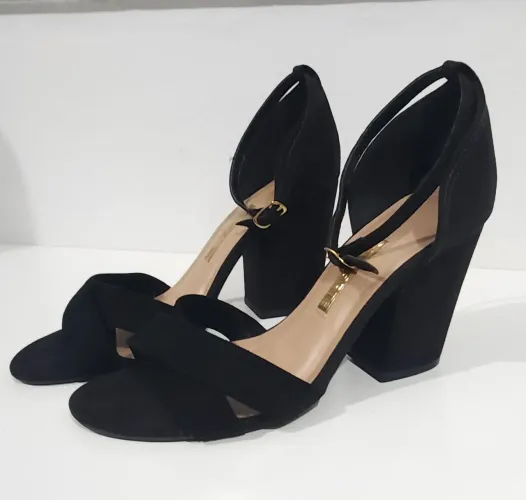 Sandália Veludo Preto Via Marte (Tamanho 37)