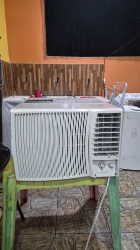 Vendo esse ar-condicionado 12 mil btu 220 voutes 