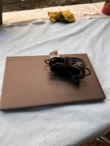 notbook Dell i3 8G RAM