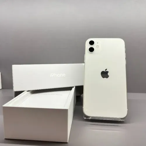 Apple iPhone 11 (64 GB)