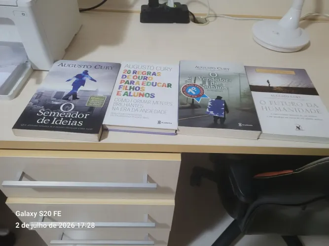 Vende-se um combo de 5 livros do autor Augusto cury.