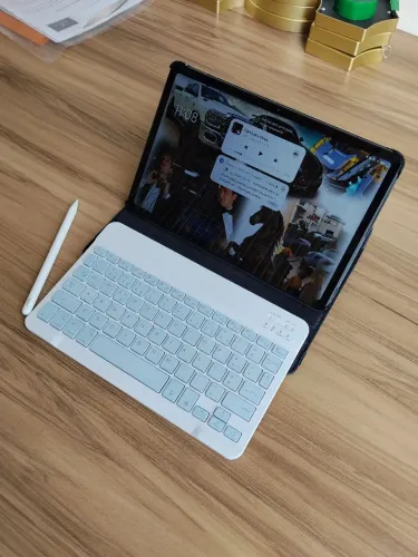 Xiaomi Redmi Pad 2 Kit Completo | Caneta + Teclado + Capa | 5 meses de uso