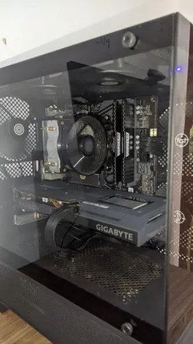 PC Computador AMD Ryzen 5 + B550M + 16GB RAM + RX6600 XT