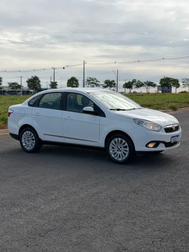Fiat Grand Siena Essence 1.6 Flex 16V 2014