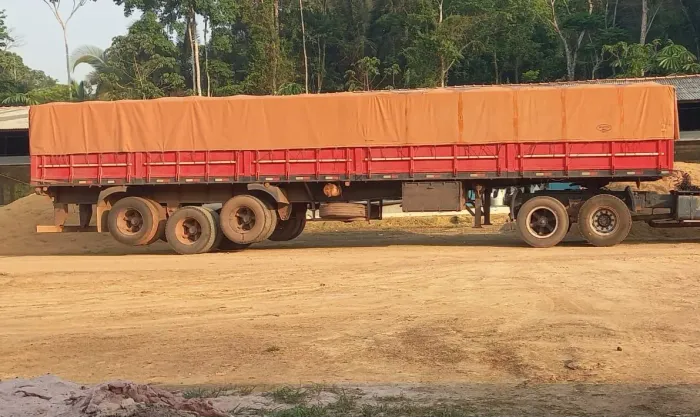 Vende-se carreta randon