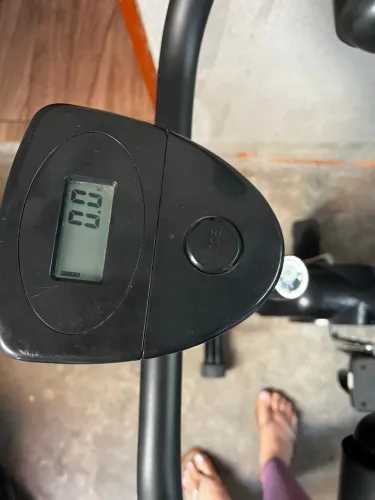 Bicicleta Ergométrica Vertical com Display 100kg