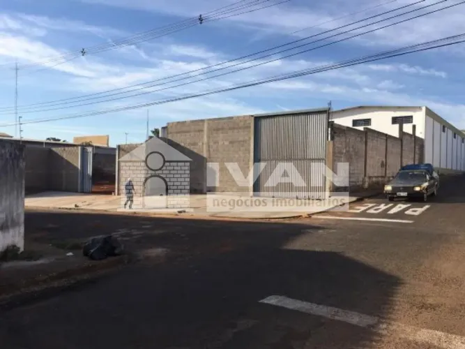 Comercial Galpão em Uberaba