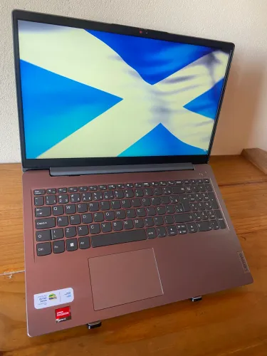 Notebook Lenovo Ryzen 7 / Radeon Graphics / 12GB RAM / 512GB SSD / Tela 15.6? FullHD