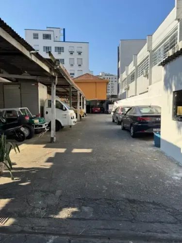 Terreno à venda com 400 metros quadrados no Bairro Embaré em Santos - SP