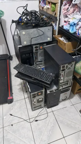 Lote de computador e monitores