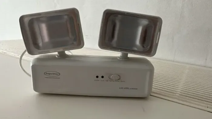 LUZ DE EMERGÊNCIA SEGURIMAX 400 LUMENS