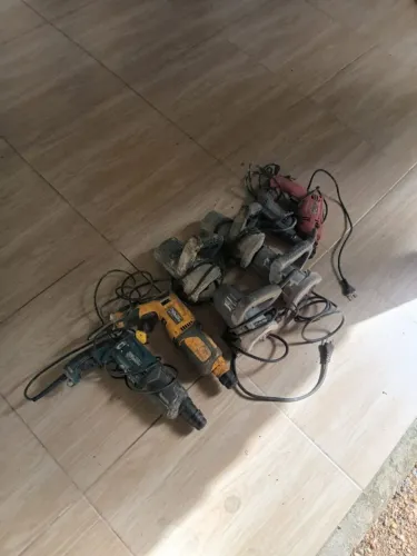 Vende-se ferramentas