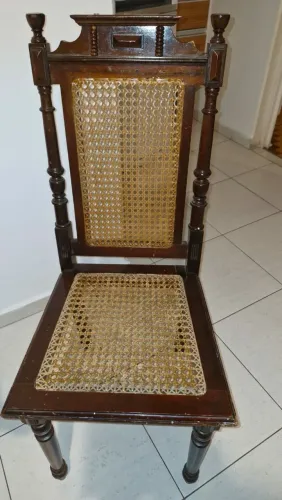 Cadeiras em imbuia maciças