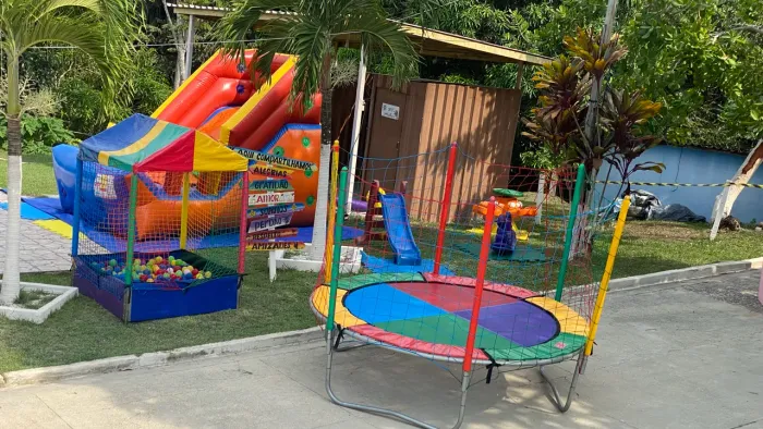 Pula pula (cama elástica) Brinquedos pula pula alugamos 