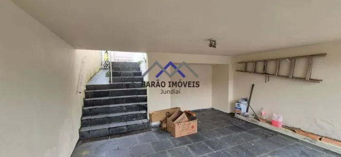 Casa disponível p/ locação c/106 m² terreno e 109 m² área construída no bairro Anhangabaú