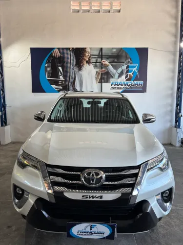 Toyota Hilux SW4 SRX 4X4 2.8 TDI 16V Dies. Aut. 2017