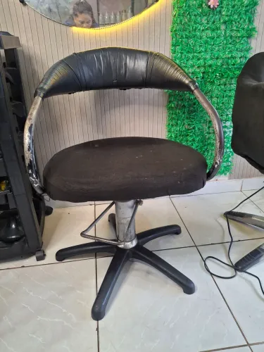 Combo de cadeiras e lavatório de cabeleiro.desapegar logo