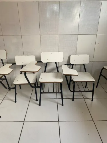Vende-se cadeiras carteiras universitárias