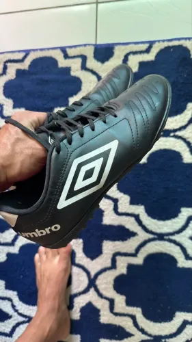 Chuteira society Umbro 40