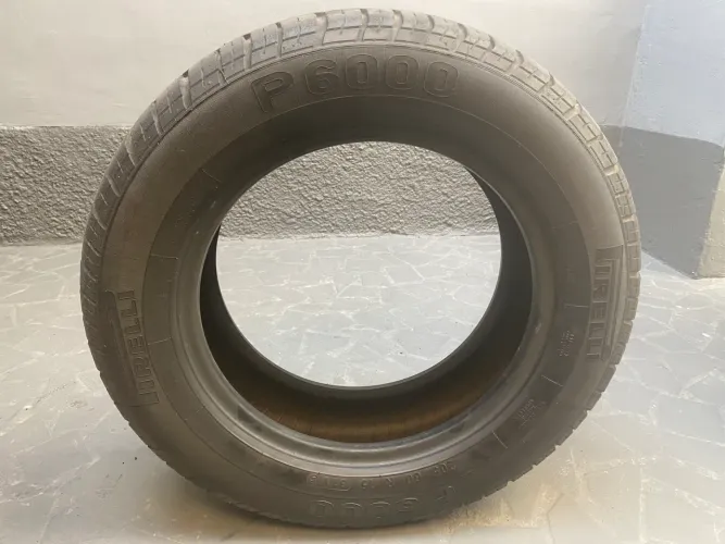 Pneu pirelli 205/60-15 com pouquíssimo uso modelo raro P6000