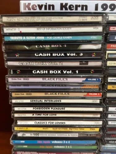 COLEÇÃO DE CD'S ESTILO FLASHBACK 53 UNIDADES