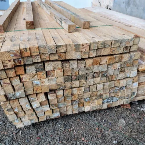 Tabuas de Pinus para Construção