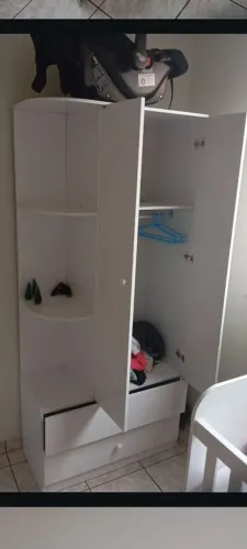 Vendo guarda roupa infantil.
