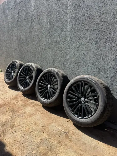 Rodas + pneus AMAROK R20