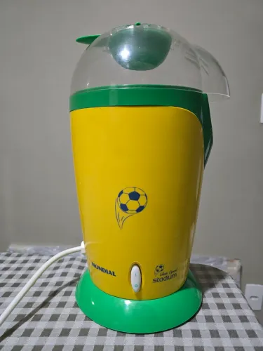 Pipoqueira Elétrica Mondial Edição Especial Stadium
