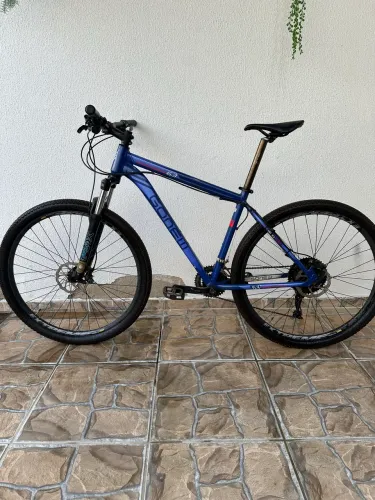 Vendo Mountain Bike GONEW Aro 29?