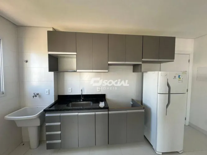 Apartamento na Lauro Sodré com 02 vagas de garagem