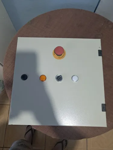 Quadro de comando para bombas .
