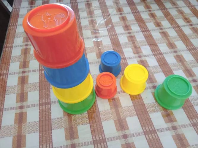 Potes de empilhar, brinquedo de bebê