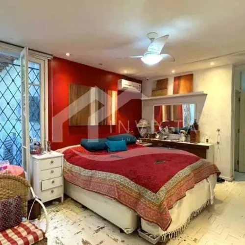MARAVILHOSA CASA DE 600 M², 6 QUARTOS E 2 VAGAS