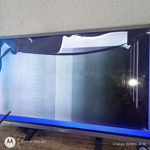 Tv Philips smart 32 polegadas tela quebrada