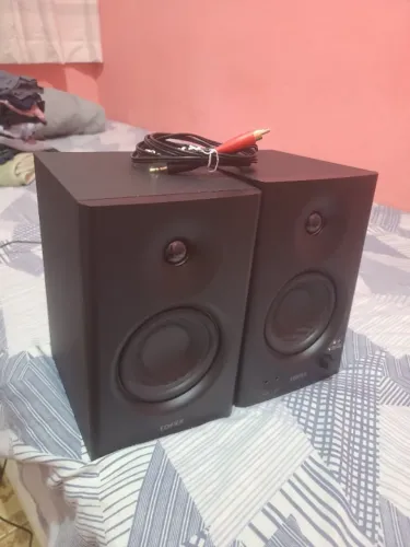 Monitor Edifier MR4