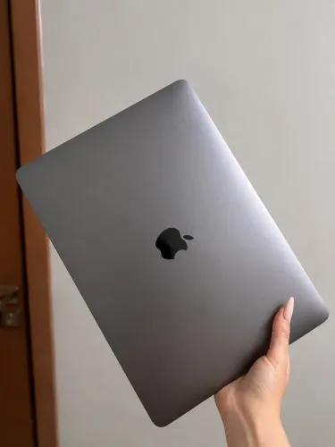 MacBook Air 2020 Intel i3 | 8GB RAM | SSD | Space Gray | Excelente Estado