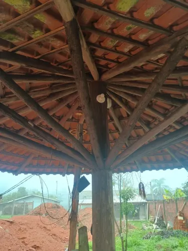 Kiosque Usado de Eucalipto - Madeira Roliça - Já está desmontado