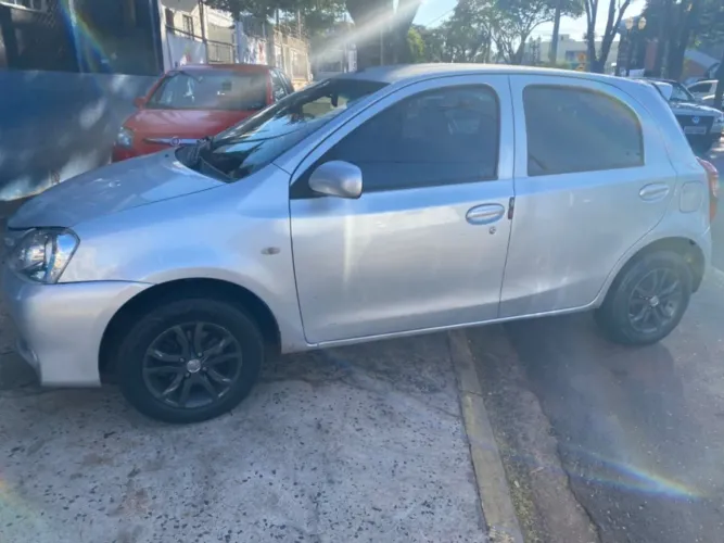 Toyota Etios 1.3 Flex 16V 5P Mec. 2013