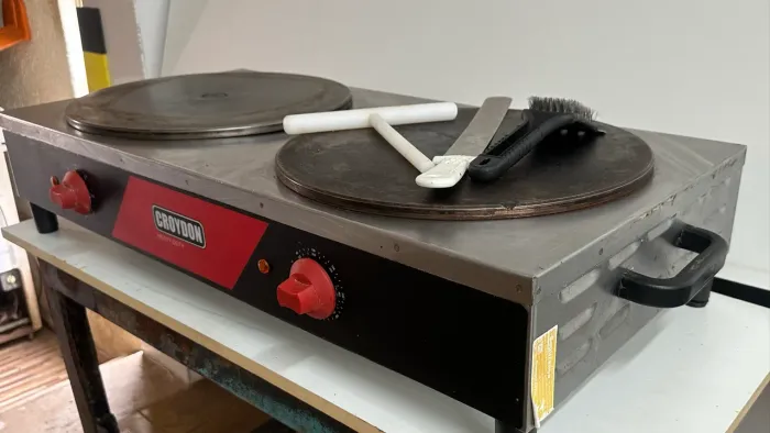 Crepeira/ Panquequeira inox - Crepe francês 220v 