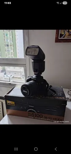 Câmera fotográfica NIKON D-5100 COM FLASH YN565