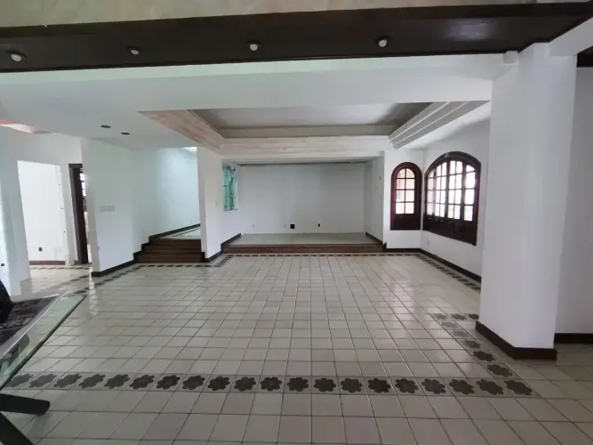 Duplex para aluguel e venda possui 850 metros quadrados com 7 quartos em Itaigara - Salvad
