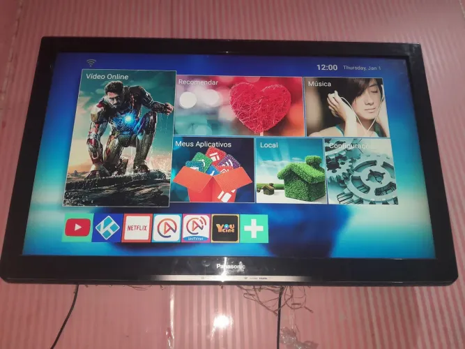 Vende-se TV 40 polegada 700 reias pegando tudo perfeitamente