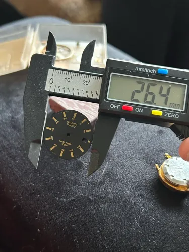 Mostrador Do Antigo Casio QUARTZ 100M WR COM DATADOR