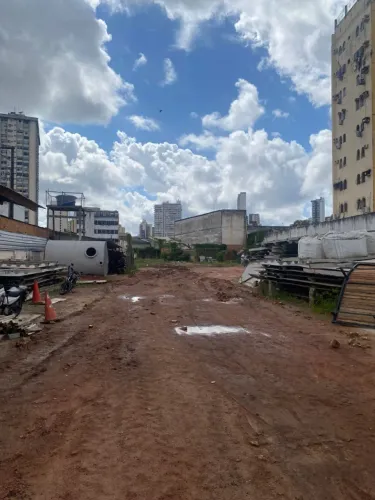 Aluguel de excelente terreno com 5.500 m² na Padre Eutíquio com Tamandaré.